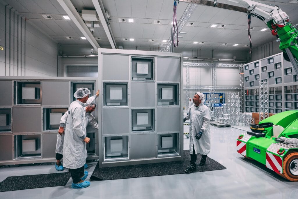 Foto Reinraum Montage Industrie Hanselmann